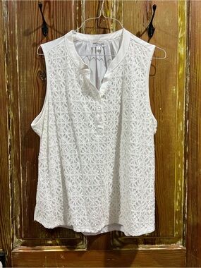 Eve & Maddie Cream Sleeveless Lace Front Tank Top